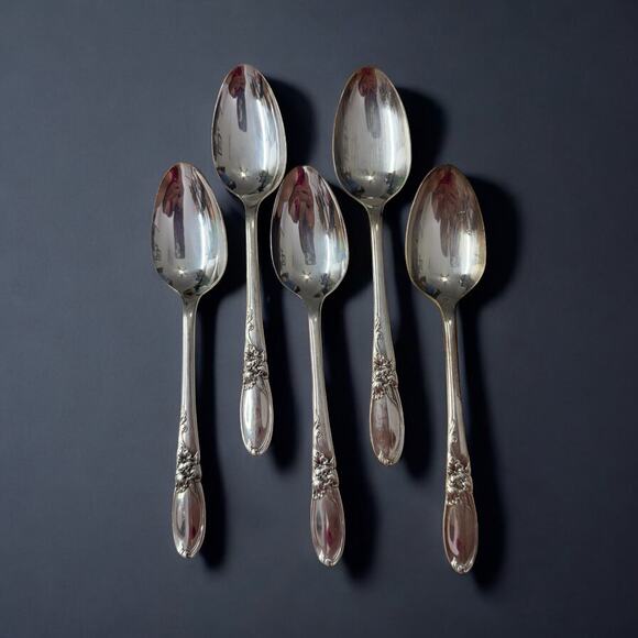 Oneida Community White Orchid Teaspoons Silverplate 6 1/8" Vintage Set of 5 - Picture 1 of 5